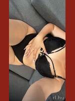 Tina
  Pécs
  19 éves